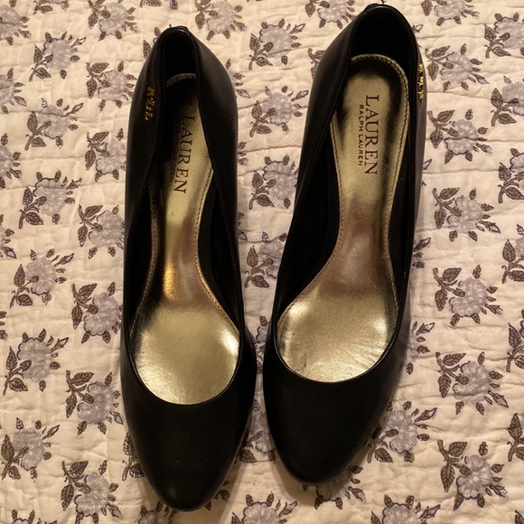 LAUREN RALPH LAUREN Black Leather heels with GOLD LOGO “RLL” Very well kept 9.5 - Picture 3 of 11